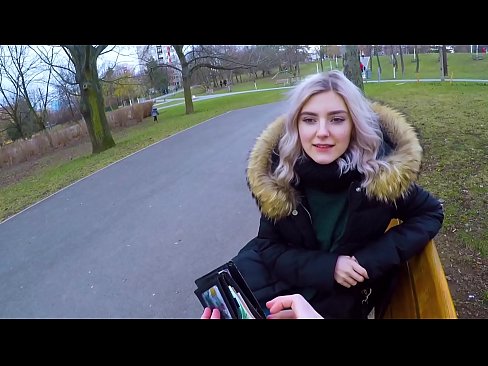 ❤️ Už pinigus nuryja karštą nepažįstamojo spermą - blowjob in the park by Eva Elfie Seks video prie lt.passionateembracespotlight.ru ❤